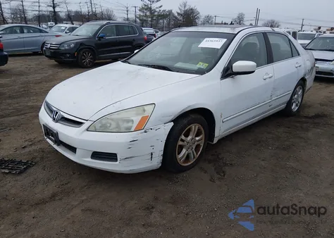 2006 Honda Accord 2.4 Ex z USA, uszkodzony, nr VIN 1HGCM56746A108290